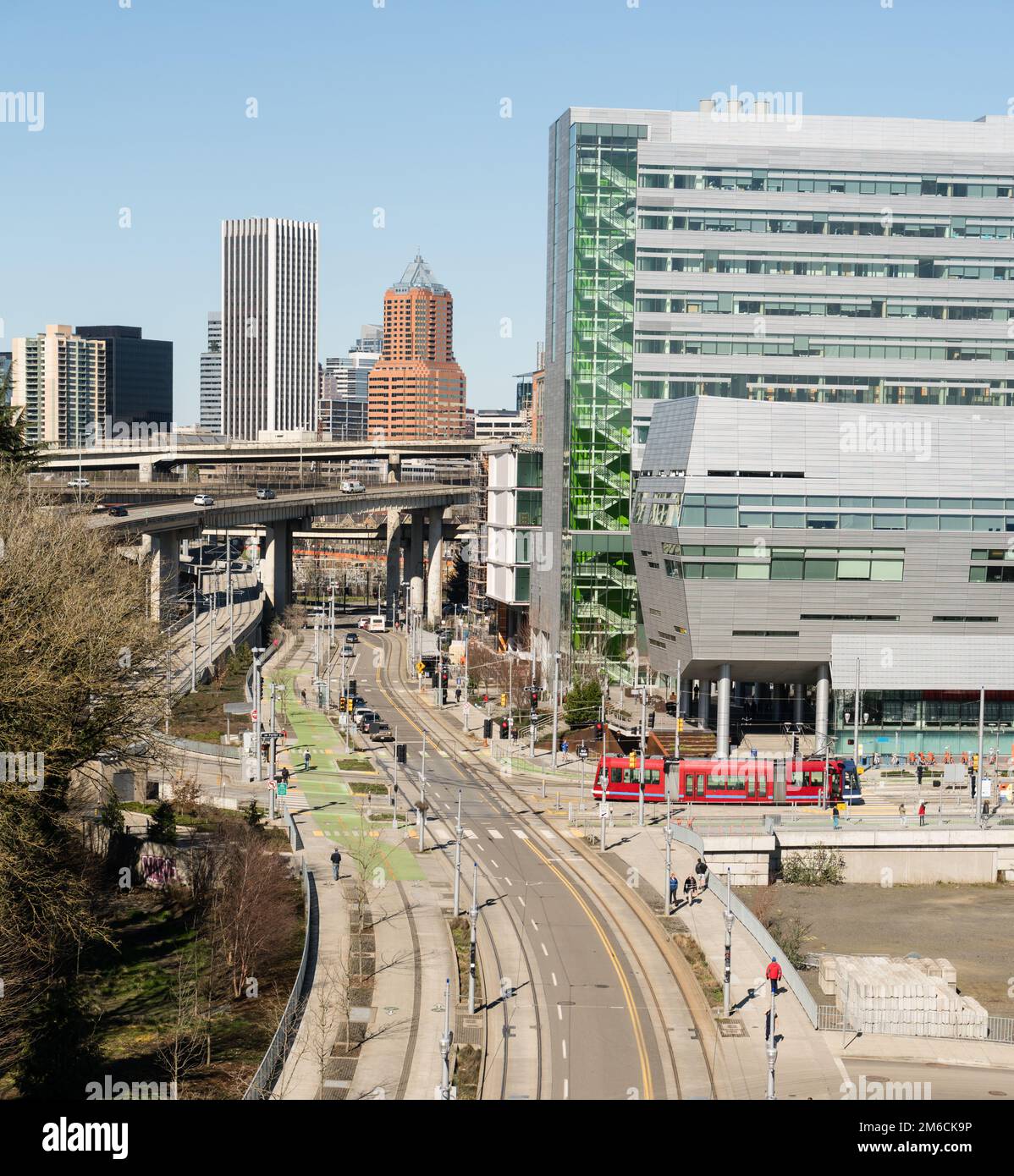 Downtown portland oregon streets hi-res stock photography and images ...