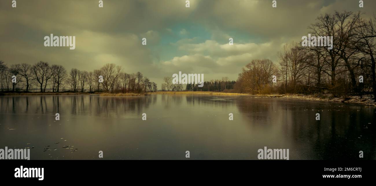 Frozen mirror lake hi-res stock photography and images - Alamy