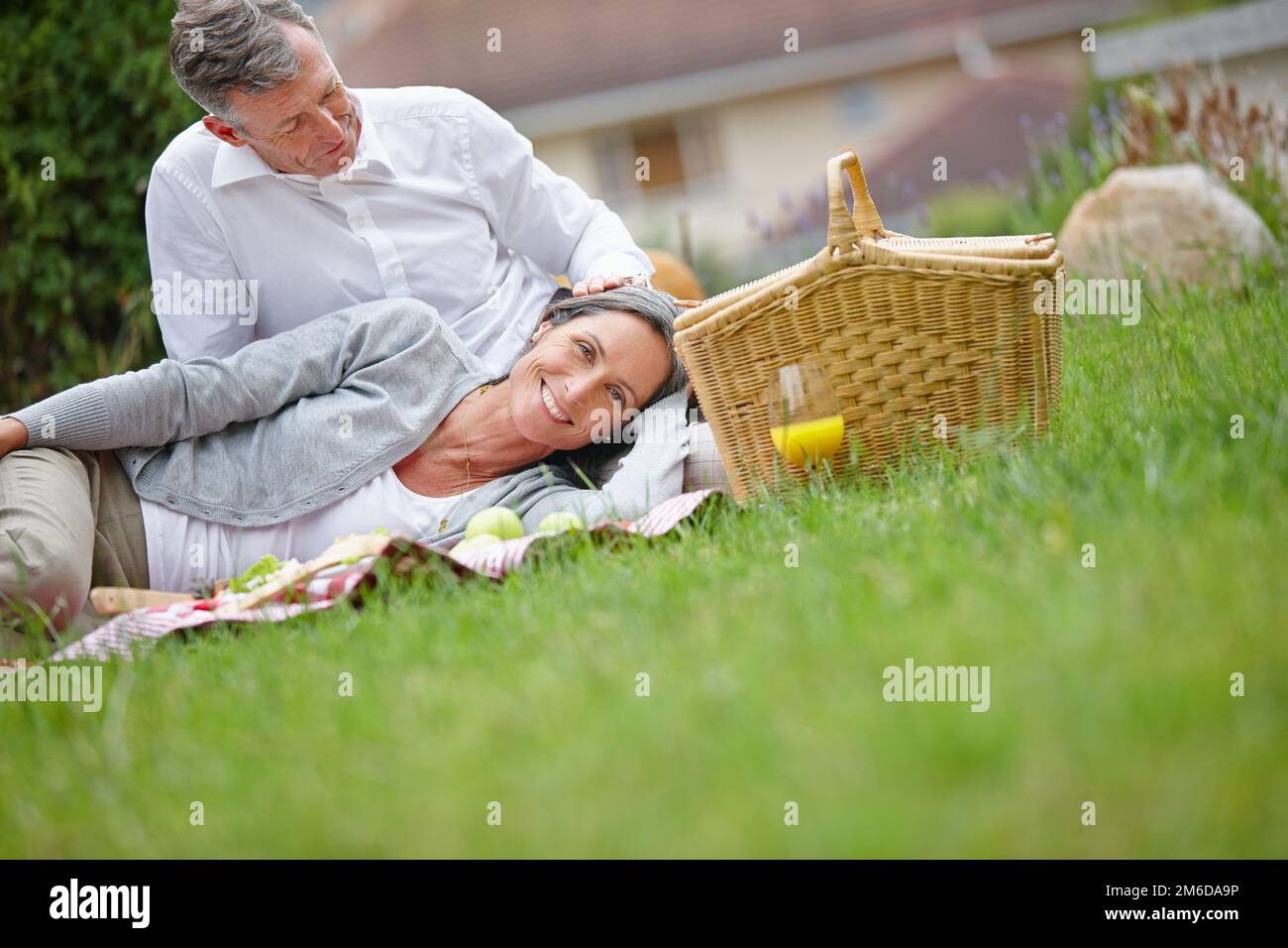 Picnic grass blanket hi-res stock photography and images - Alamy