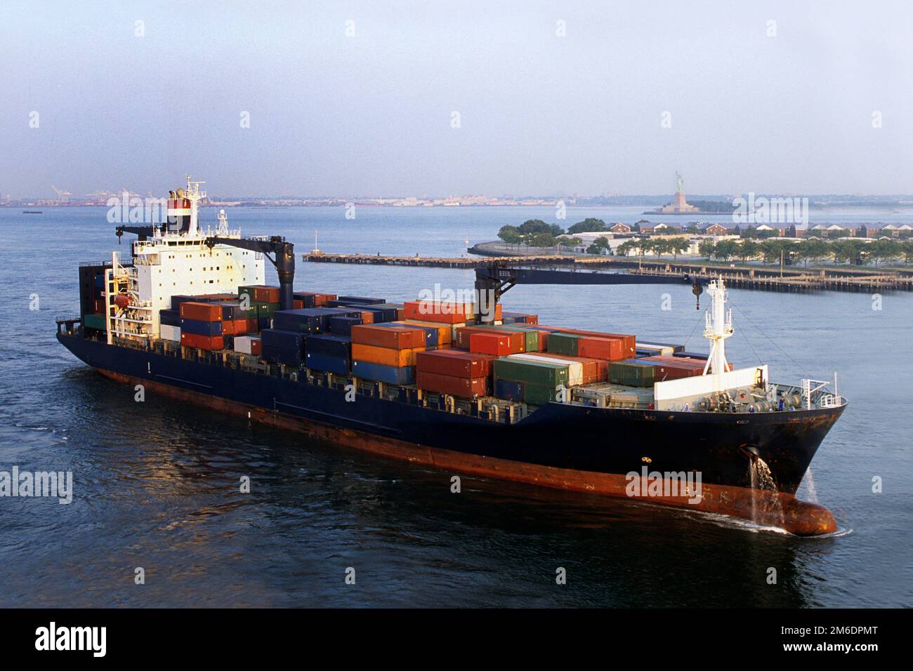New container ship hi-res stock photography and images - Alamy