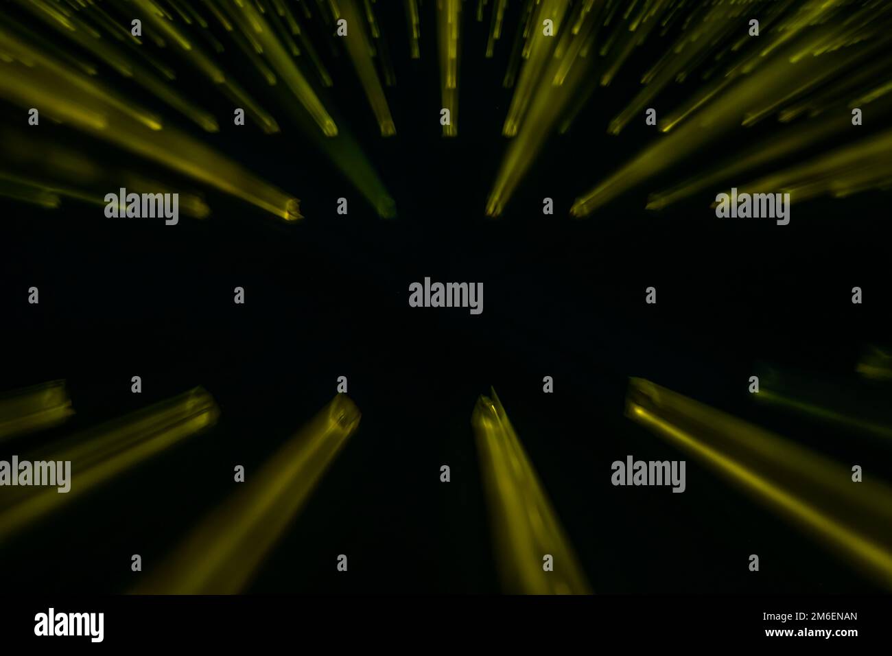 Lights trail using zoom techniques, Star warp, The effect of zooming in