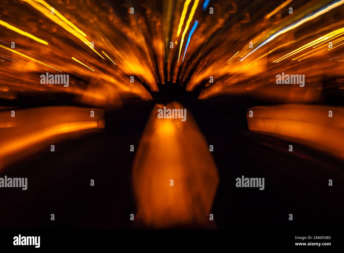 Lights trail using zoom techniques, Star warp, The effect of zooming in