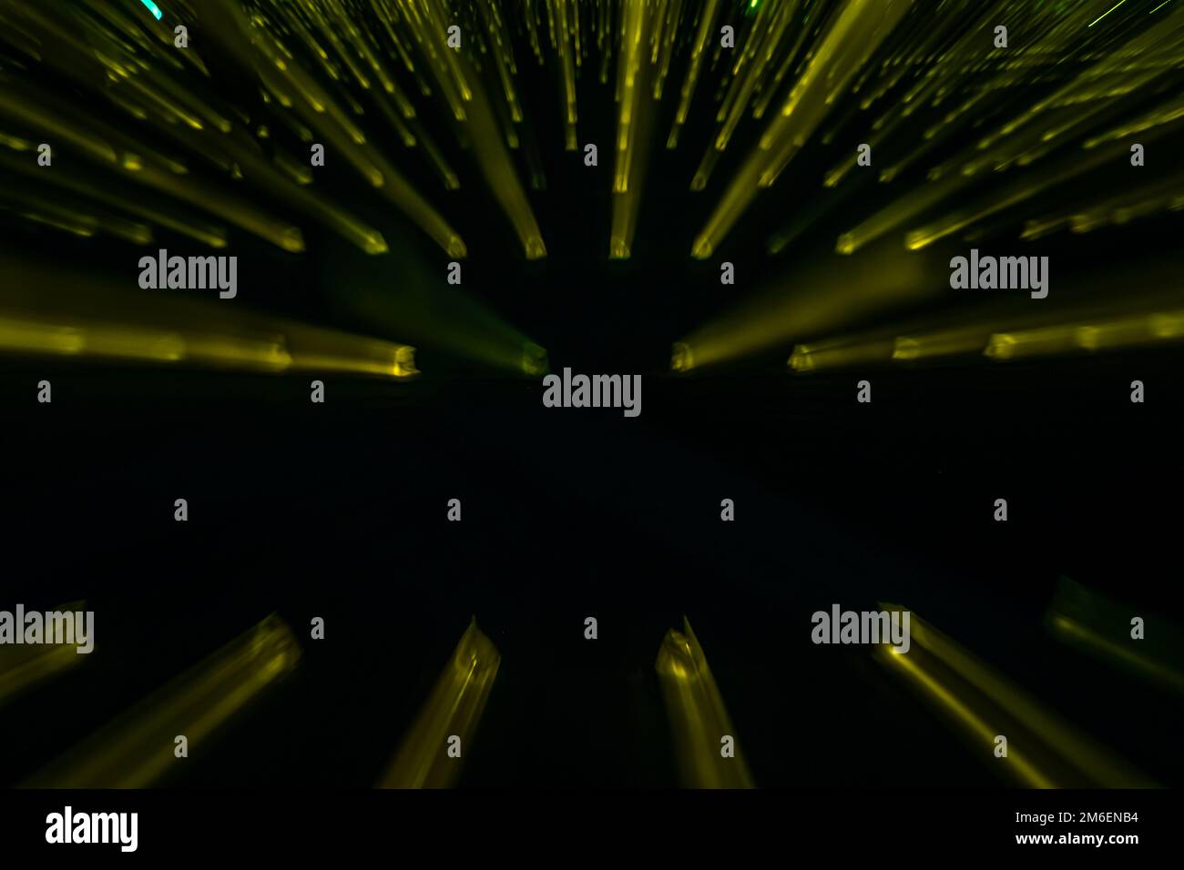 Lights trail using zoom techniques, Star warp, The effect of zooming in