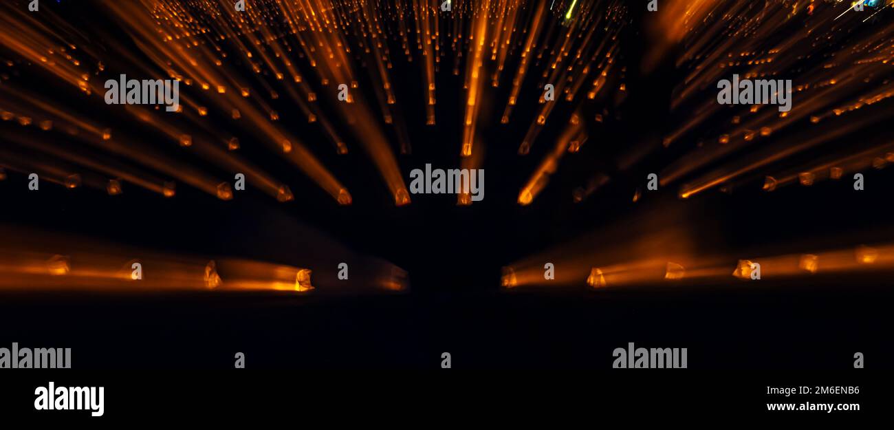 Lights trail using zoom techniques, Star warp, The effect of zooming in