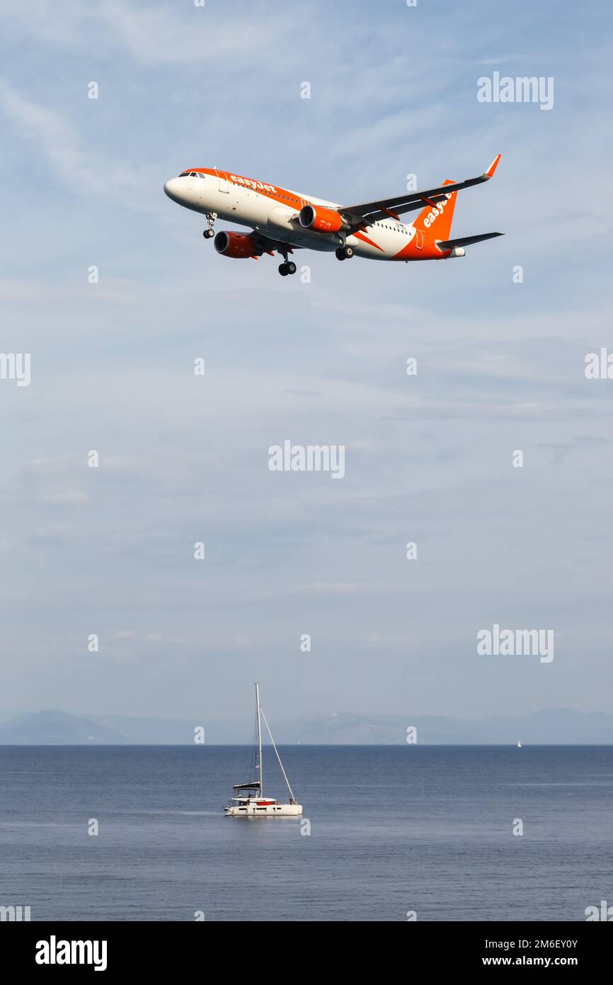 EasyJet Airbus A320 Flugzeug Flughafen Korfu in Griechenland Stock