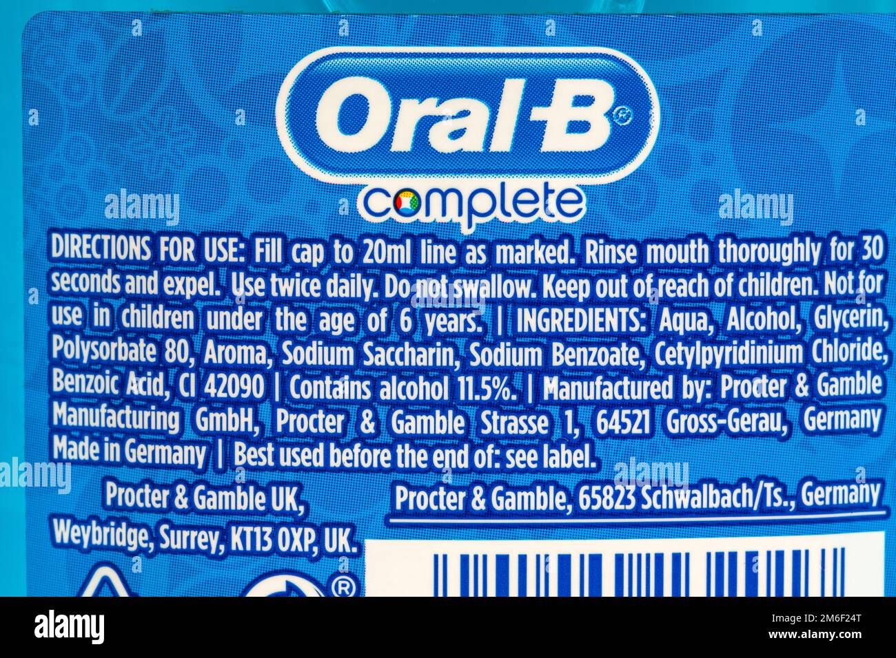 Directions for use and Ingredients on Oral-B complete mouthwash -Oral-B complete Lasting Freshness helps protect against plaque arctic mint mouthwash Stock Photo
