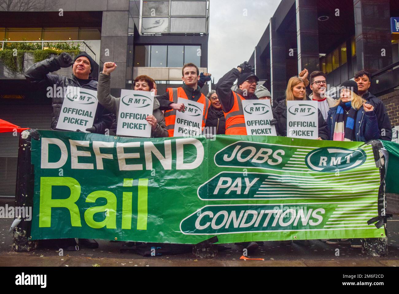 London, UK. 04th Jan, 2023. RMT (Rail, Maritime and Transport workers