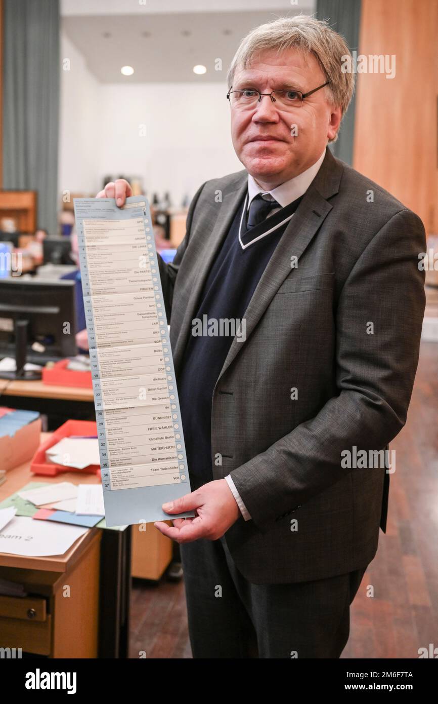 berlin-germany-04th-jan-2023-state-election-commissioner-stephan