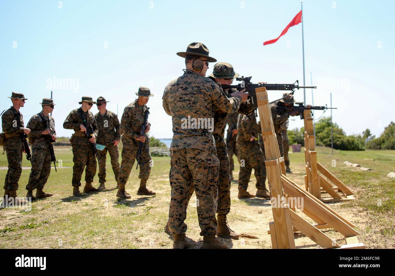 Yellow marine corps boot camp hires stock photography and images Alamy