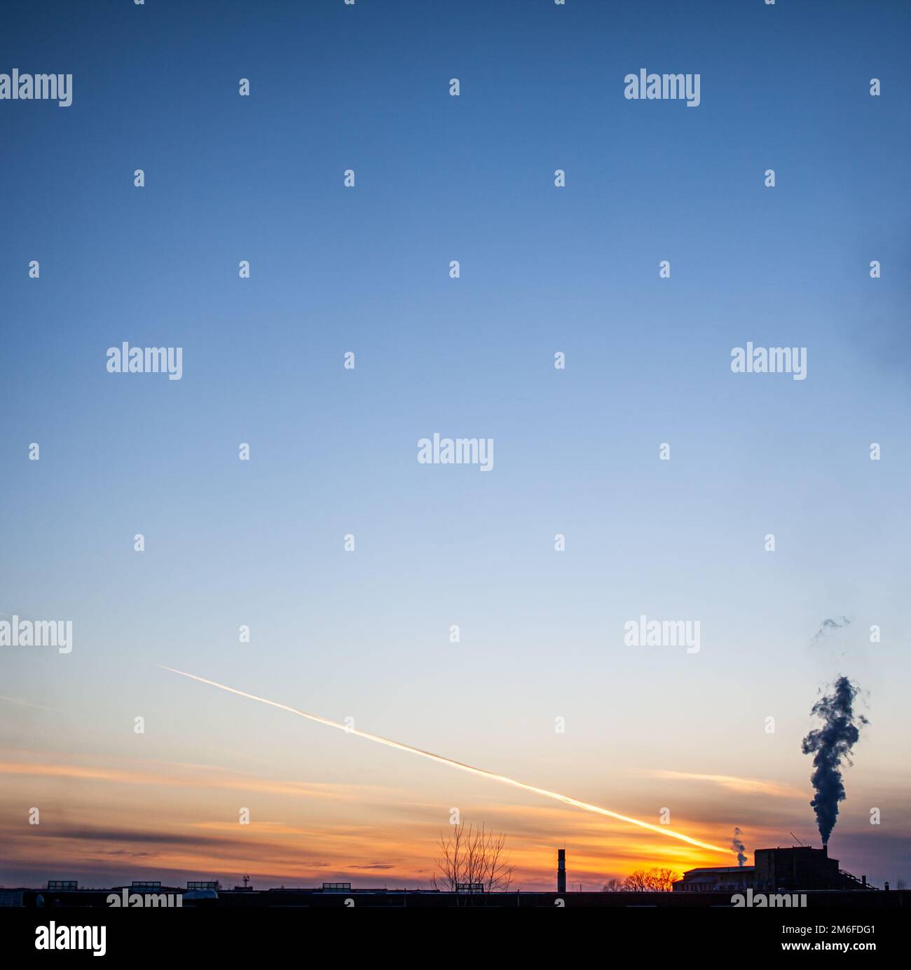 Colorful sunset or sunrise in the sky. Beautiful background Stock Photo ...