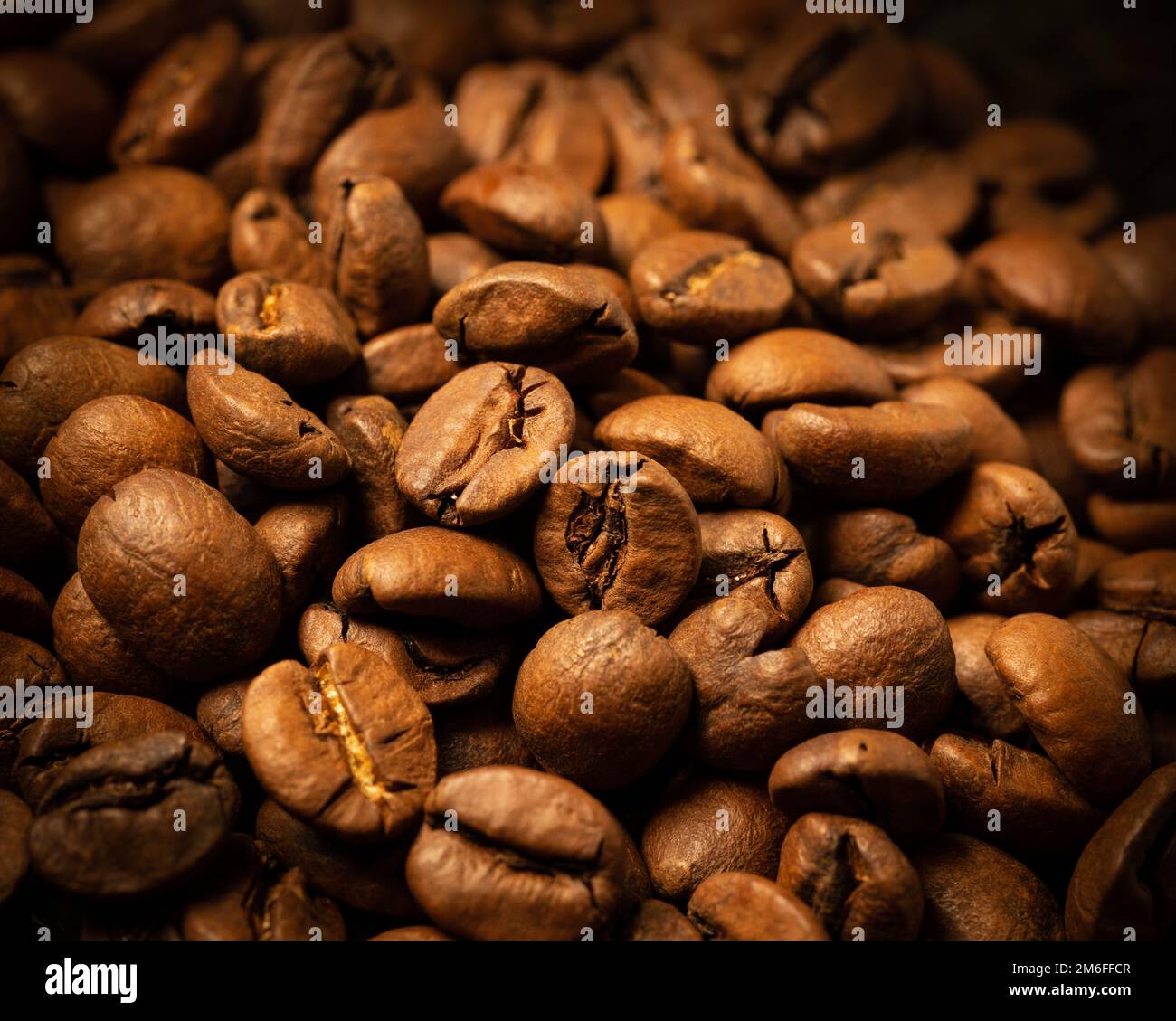 Roasted brown coffee beans pile hi-res stock photography and images - Alamy