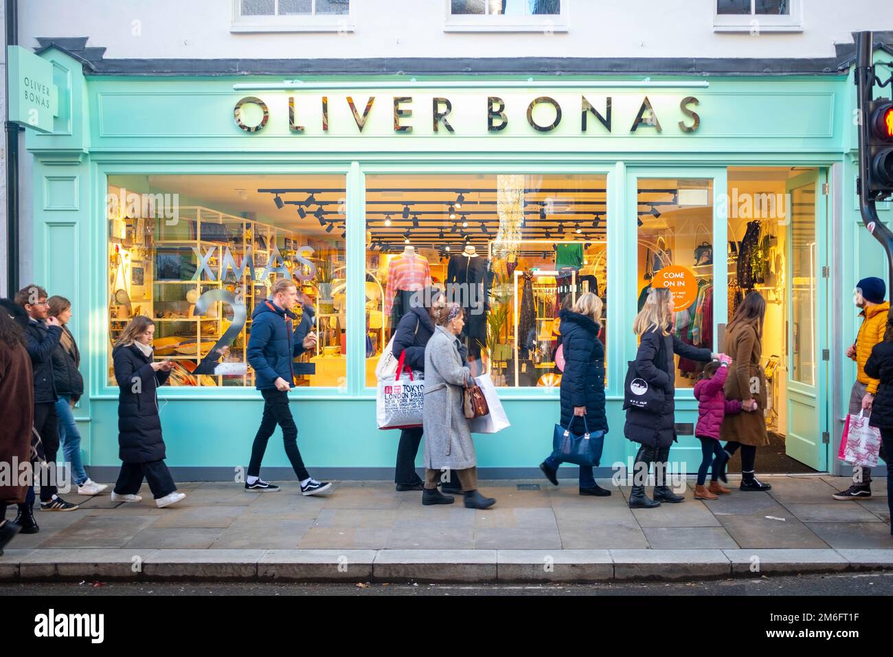 London December 2022 Oliver Bonas store in Richmond Stock Photo Alamy