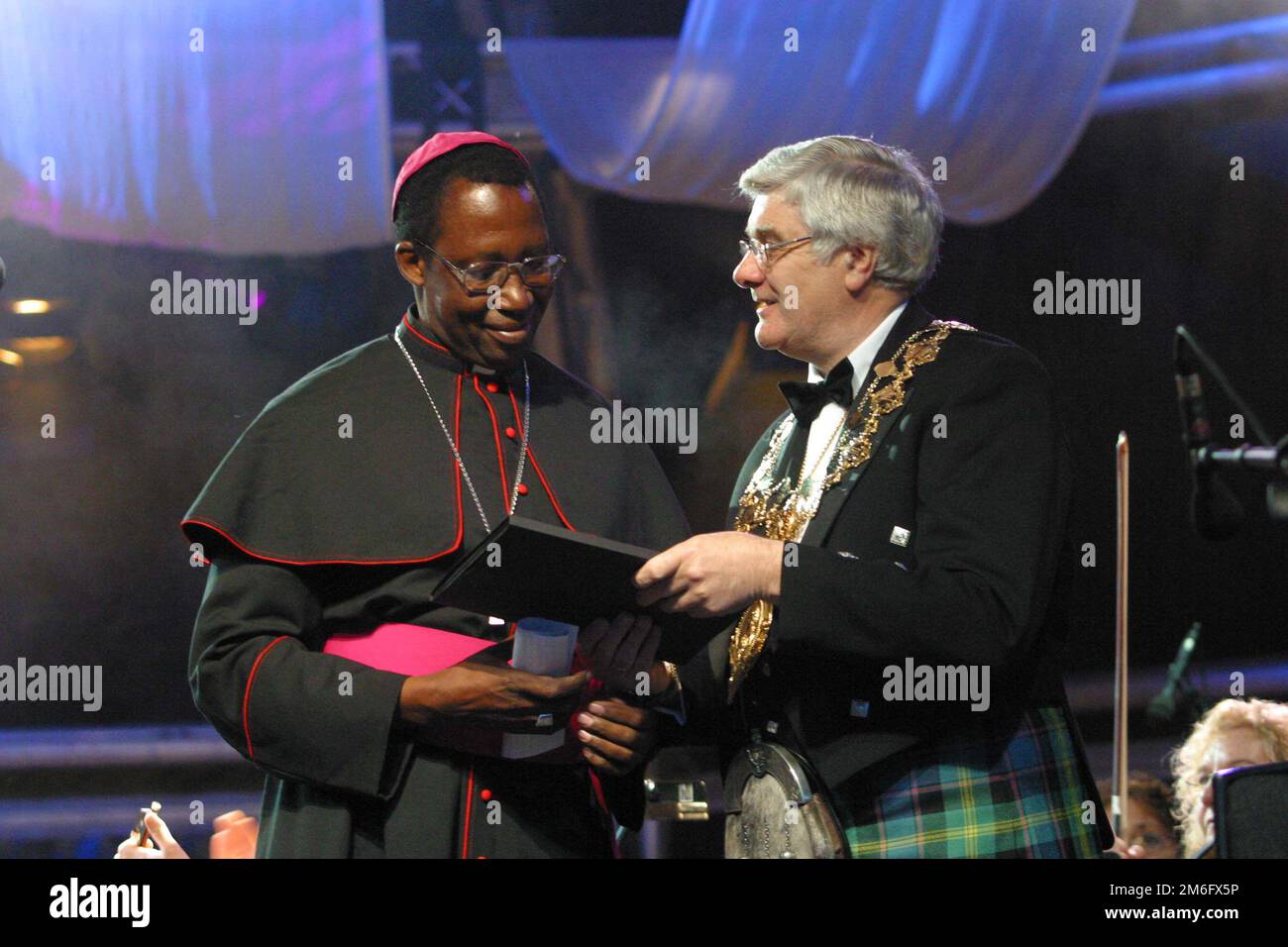 Culzean Castle, Maybole, Ayrshire , Scotland, UK, Presentation of Robert Burns Humanitarian Award at the Burns an a that festival to Pius Ncube  Roman Catholic Archbishop of Bulawayo, Zimbabwe,Widely known for his human rights advocacy, Ncube was an outspoken critic of former President Robert Mugabe. Pius Ncube resigned on 11 September 2007 after a video of him and a married woman identified as Rosemary Sibanda, went viral. Stock Photo
