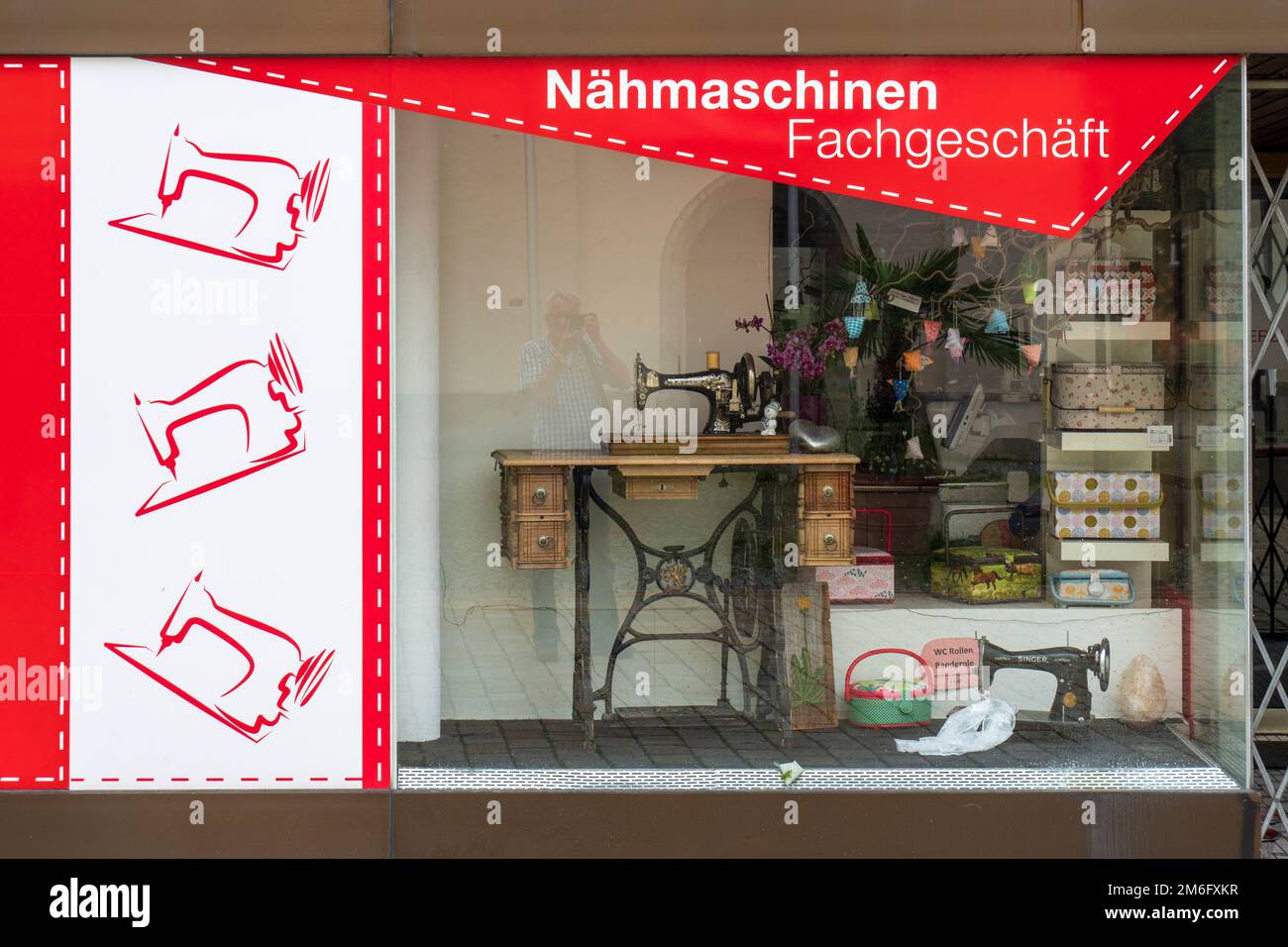 Sewing machines specialty store in Kempten Stock Photo