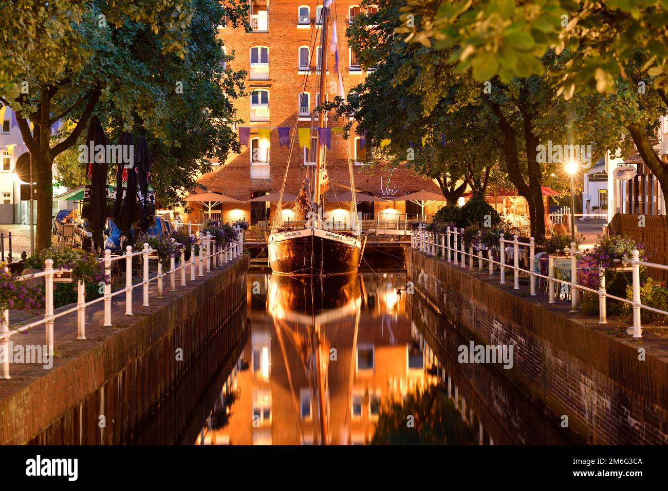 Ewer Margareta in Buxtehude am Abend Stock Photo