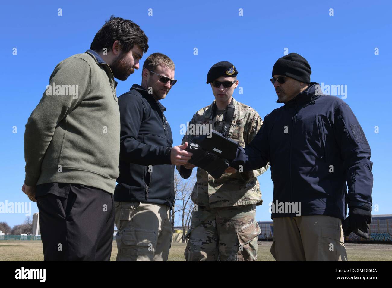 Context aware security hires stock photography and images Alamy