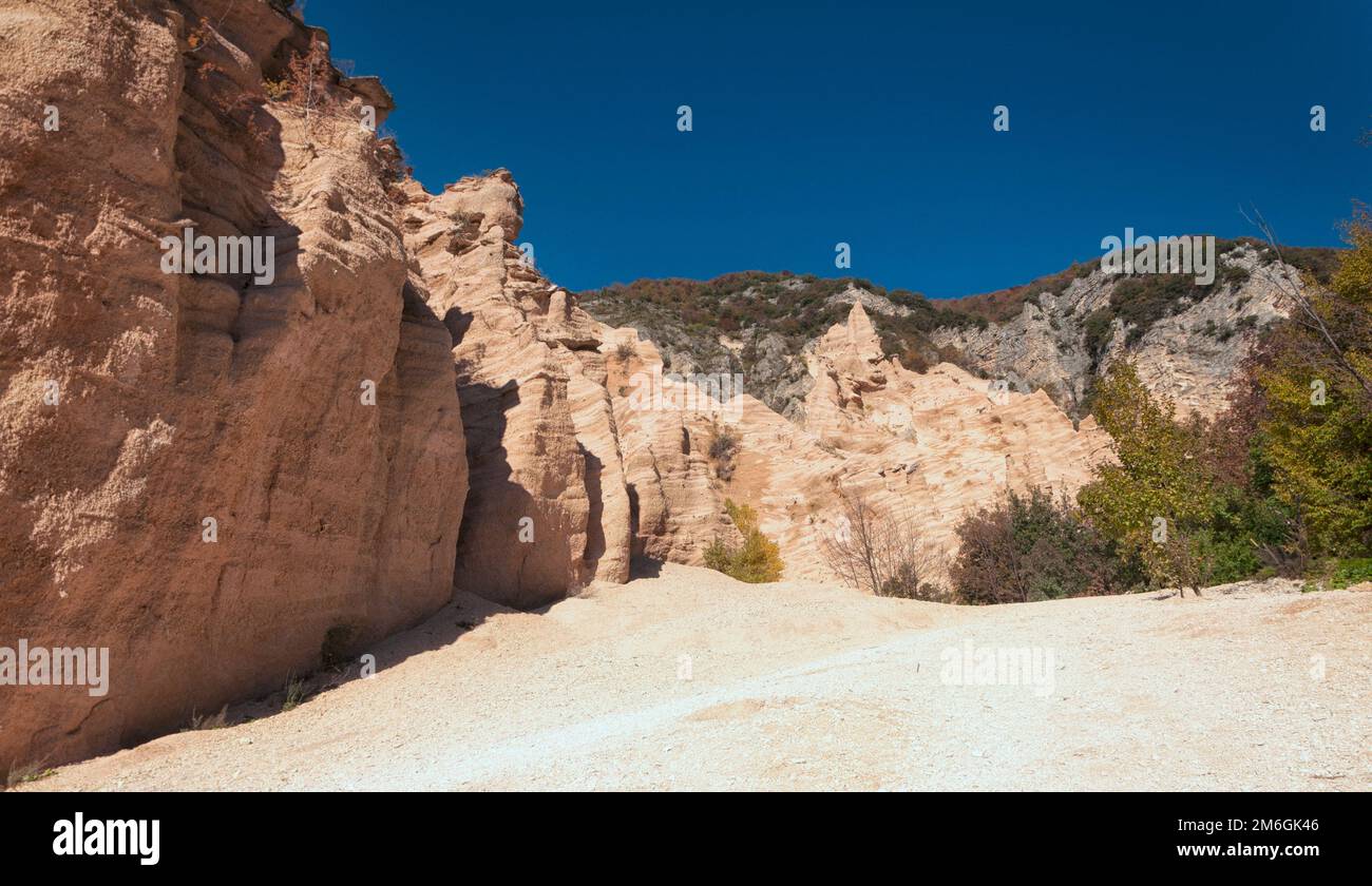 Red lame hi-res stock photography and images - Alamy