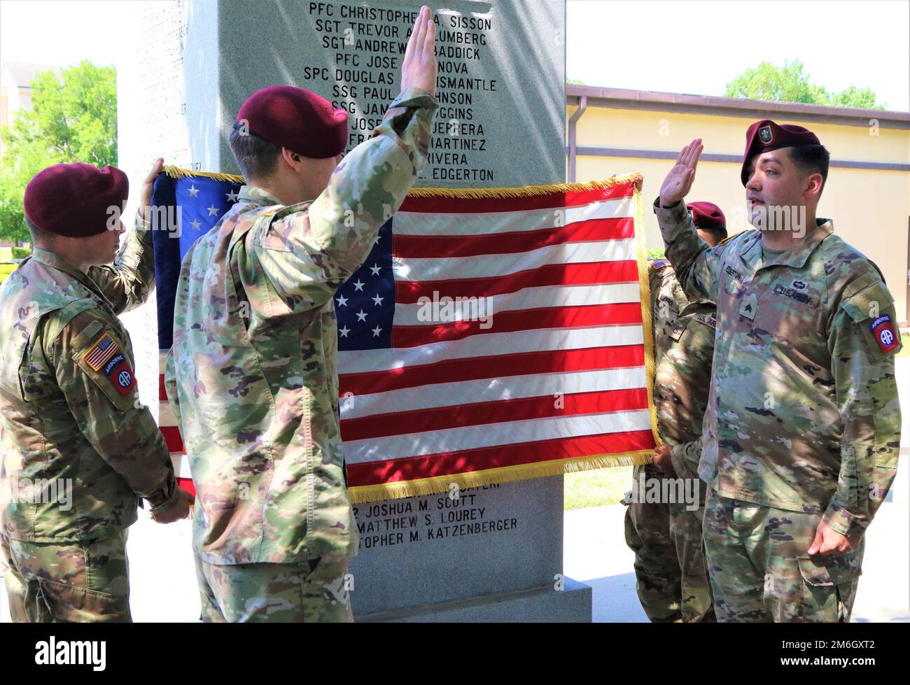 82nd Abn Div CSM Displays Army Green Service Uniform - Soldier