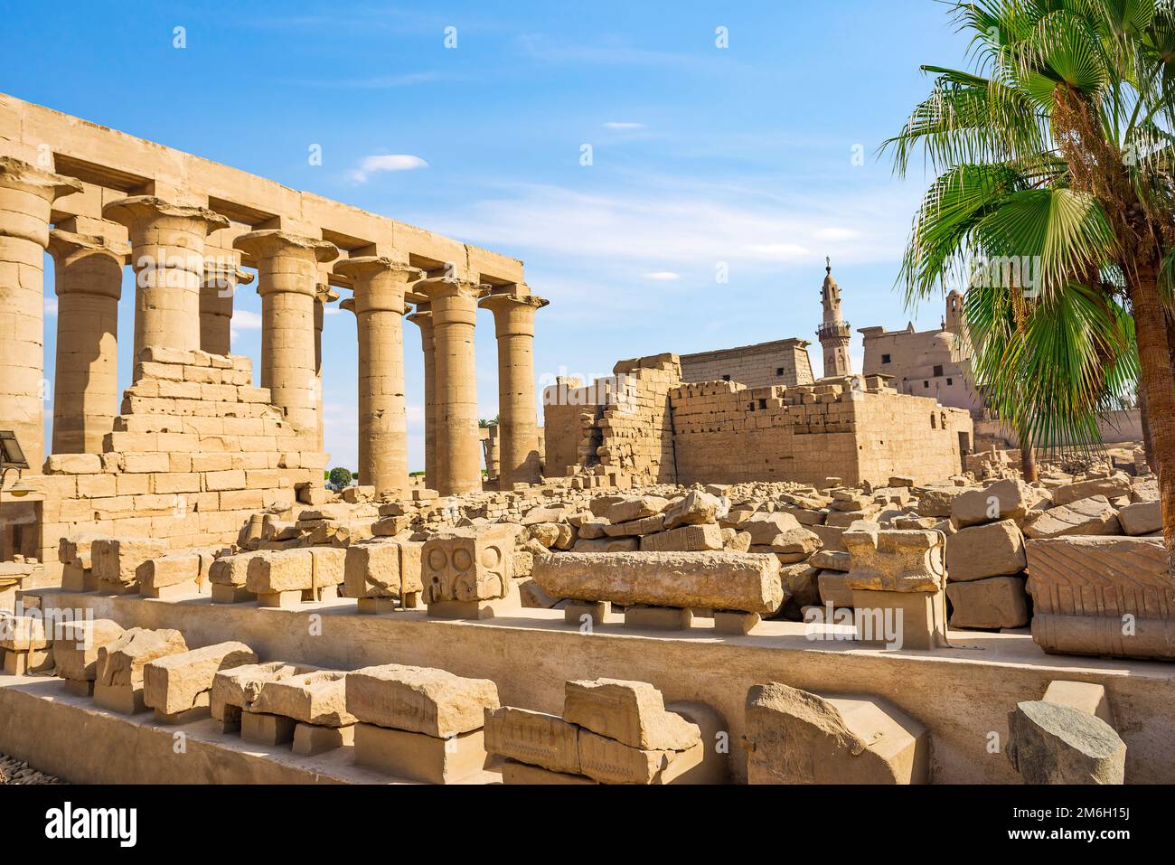 Colonnade antique hi-res stock photography and images - Alamy