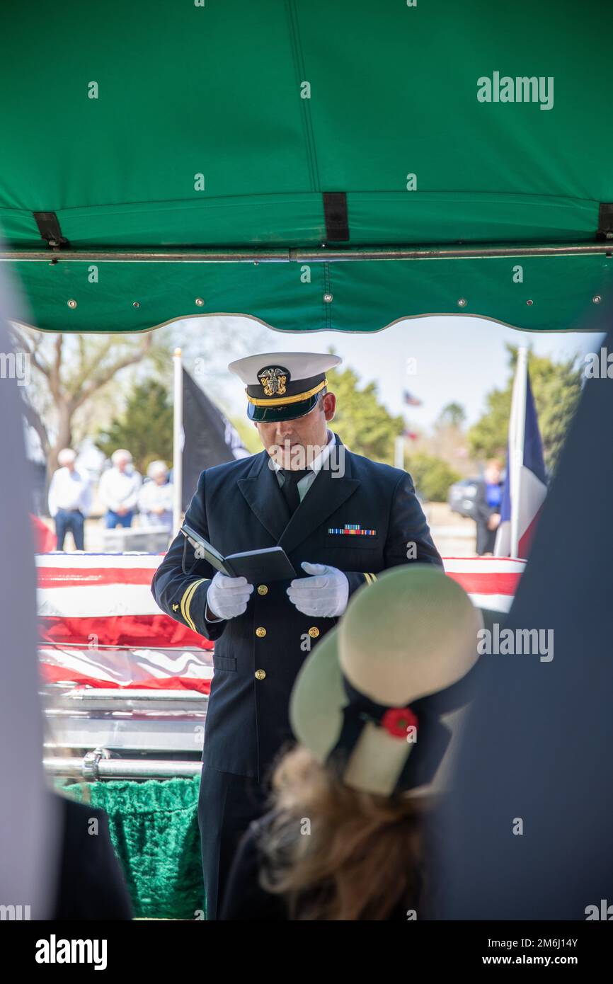 Lt. j.g. Jason McDonald, Battalion Chaplain of Combat Logistics Battalion 453, gives an