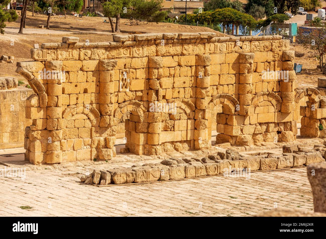 Jerash Gerasa, Jordan, ancient roman columns and ruins high angle view ...