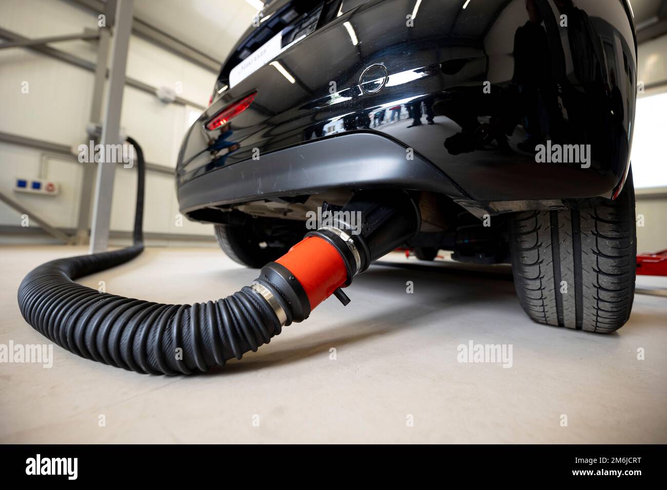 Vehicle Emissions Testing Stock Photo Alamy vehicle-emissions-testing-stock-photo-alamy
