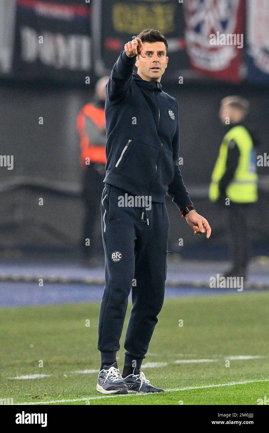 Thiago Motta Treinador Da Bologna Durante O Jogo Da Serie Italiana Uma Liga  Entre Salernitana Vs Bologna Final Result Salerni Foto de Stock Editorial -  Imagem de ataque, discurso: 272536383