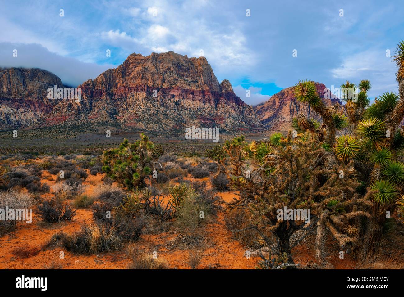 Red earth canyon hi-res stock photography and images - Alamy
