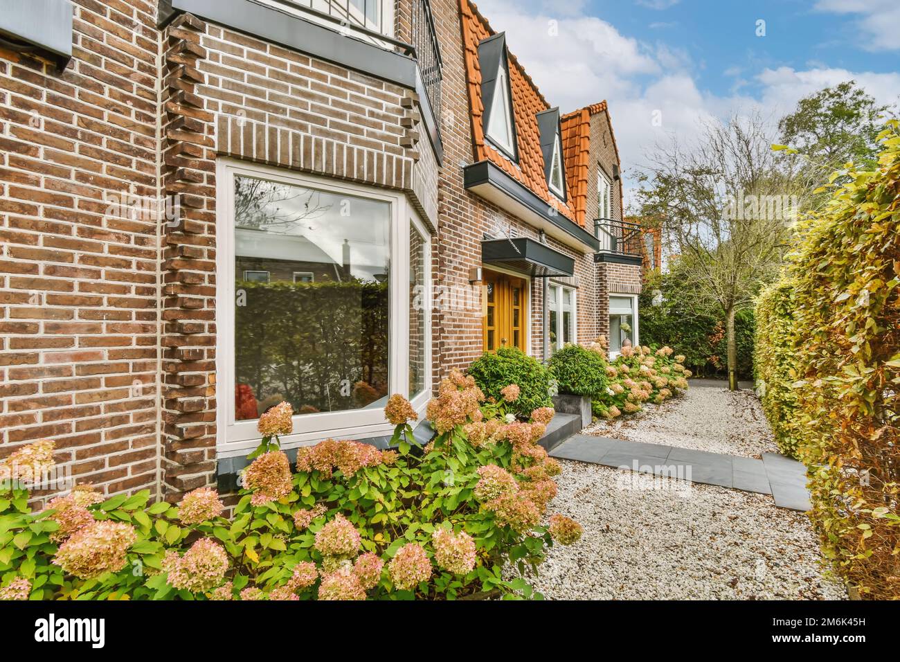 Brick gravel path hires stock photography and images Alamy