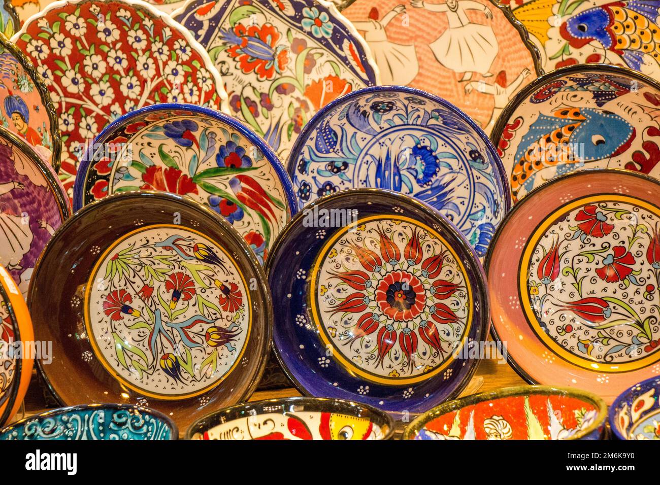Traditional Turkish ceramic plates Stock Photo - Alamy