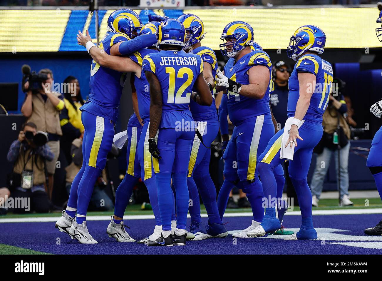 INGLEWOOD, CA - DECEMBER 25: Los Angeles Rams offense celebrate a Los Angeles Rams tight end Tyler Higbee (89) touchdown during the Denver Broncos vs Stock Photo