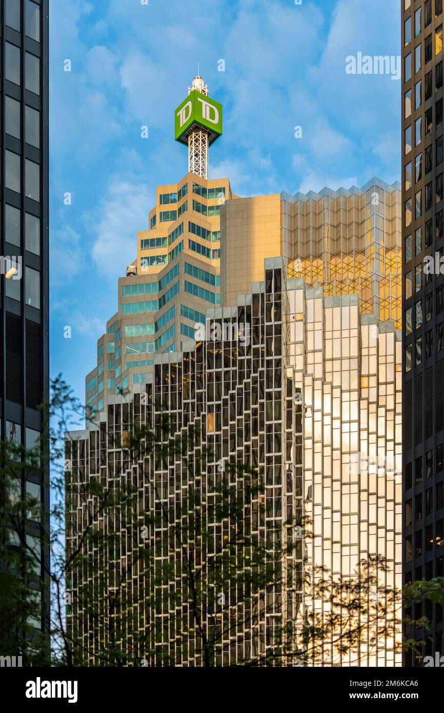 Office towers in Toronto downtown Stock Photo - Alamy