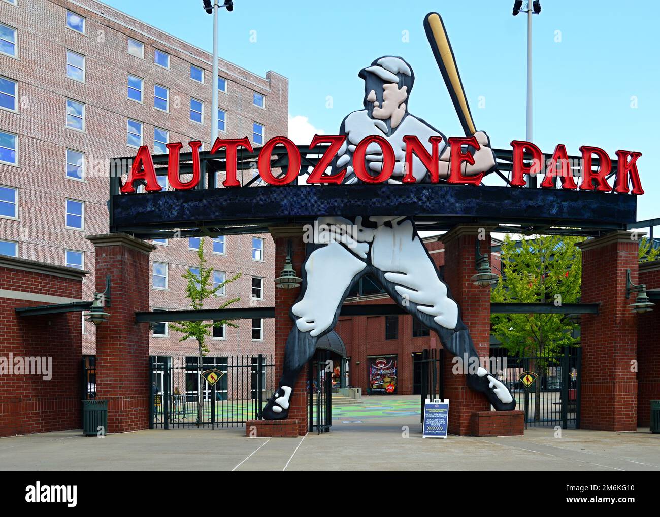 Memphis, TN, USA. 22nd May, 2016. The Memphis Redbirds and Fresno Grizzlies  play during the second inning of a MiLB baseball game at AutoZone Park in  Memphis, TN. Memphis won 8-1. Austin