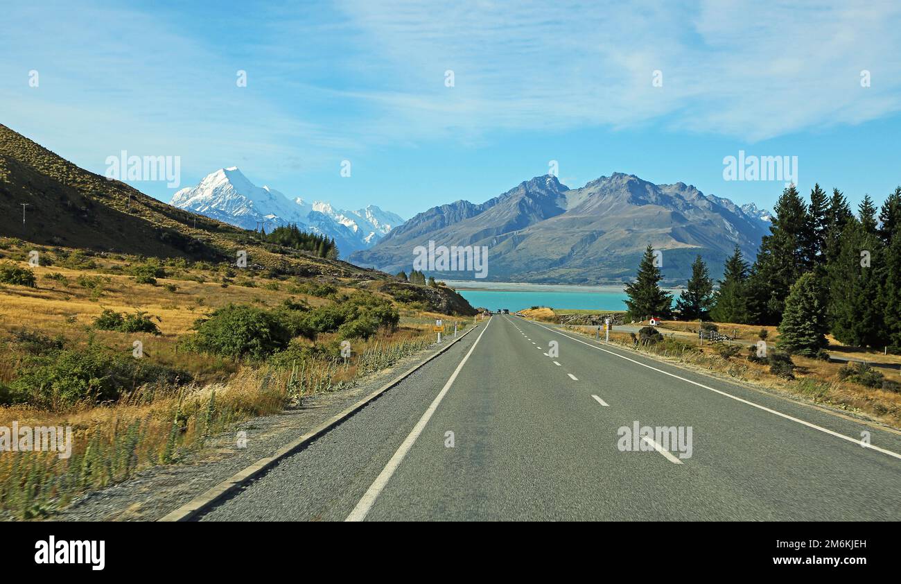 Scenic road to Mt Cook Mt Cook National Park, New Zealand Stock Photo