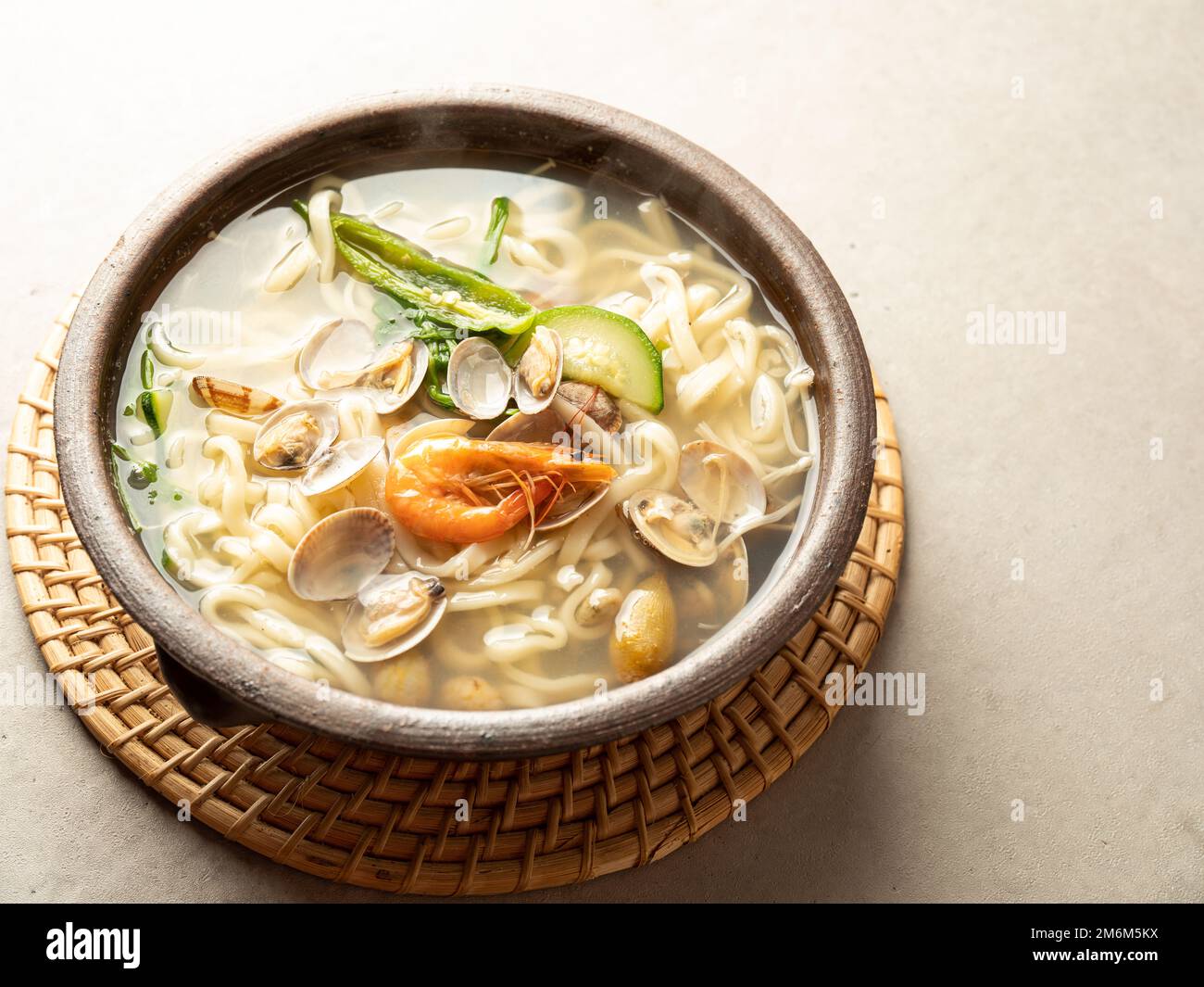 Noodle Soup with Clams, haemul kalguksu Stock Photo Alamy