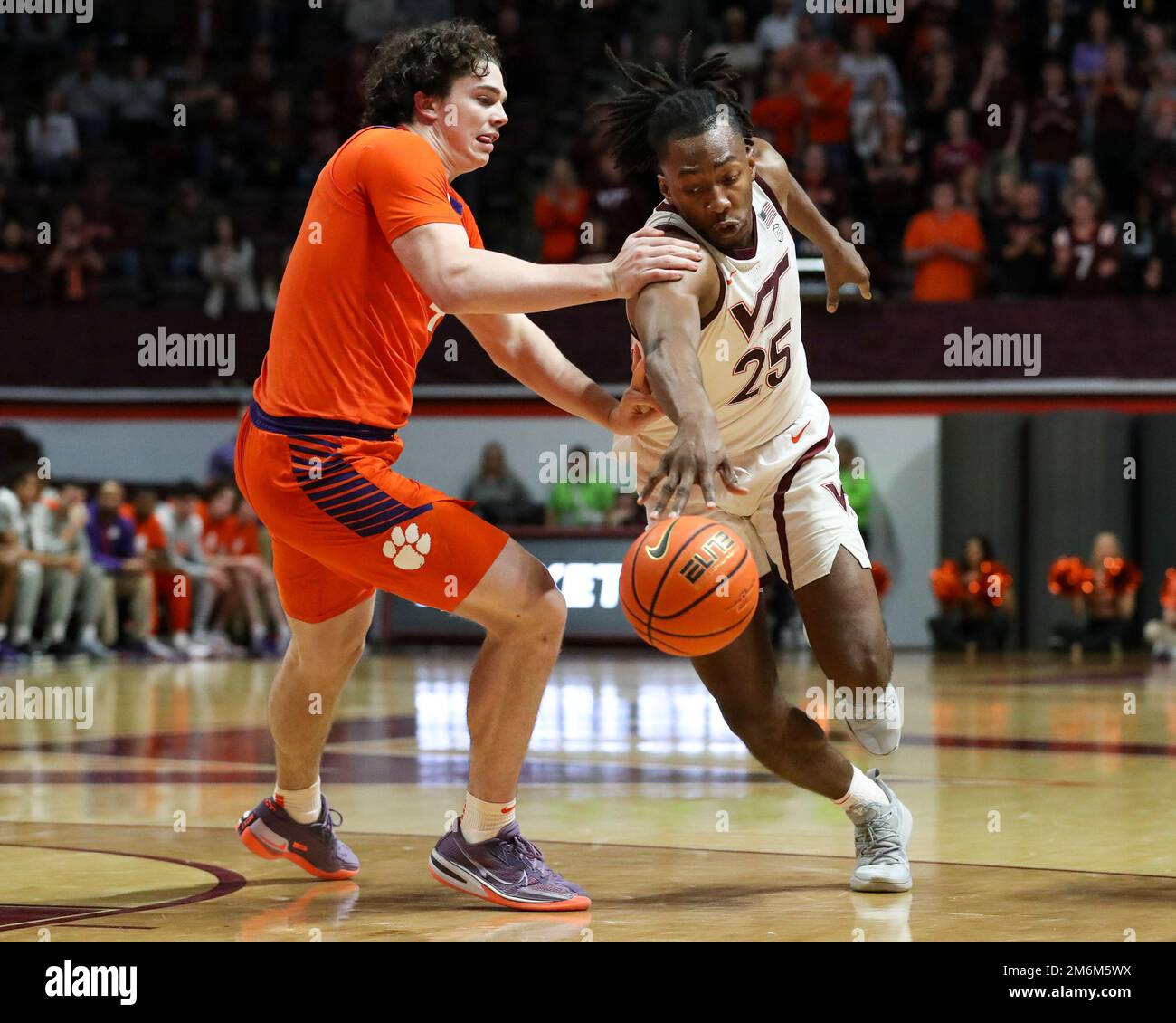 January 4, 2023: Virginia Tech Hokies Forward Justyn Mutts (25) Drives ...