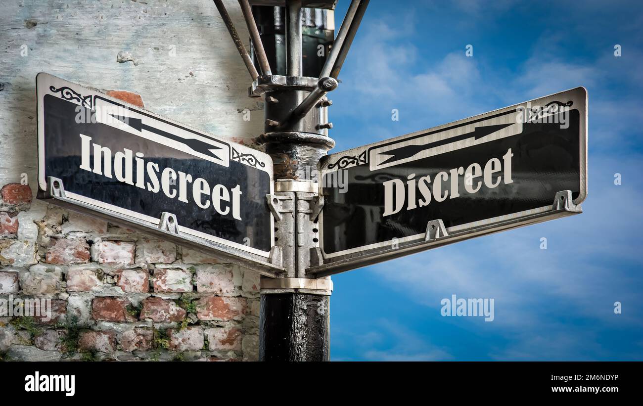 Street sign discreet versus hi-res stock photography and images - Alamy