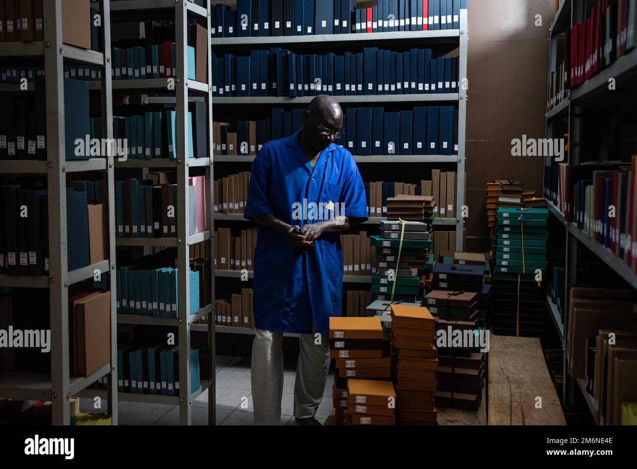 Nicolas Remene / Le Pictorium -  Mali Magic: manuscripts for peace -  11/3/2022  -  Mali / Bamako District / Bamako  -  Fousseyni Kouyate, curator at Stock Photo