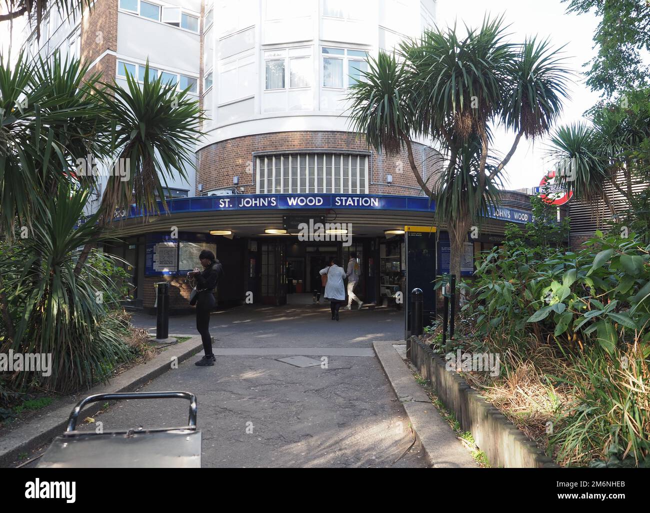 St johns wood tube station hi-res stock photography and images - Alamy