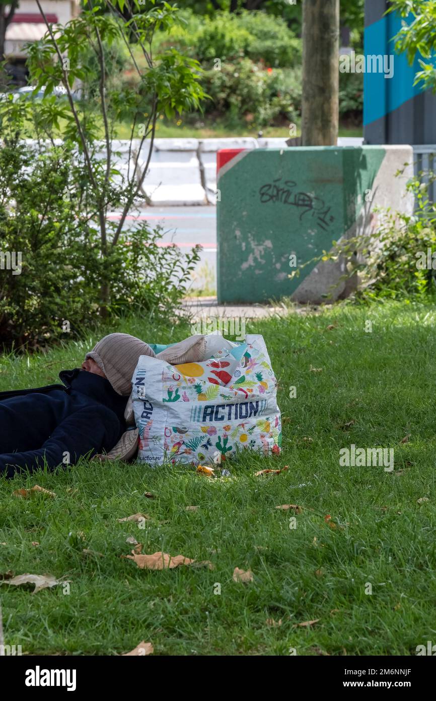 Homeless problem in paris hires stock photography and images Alamy