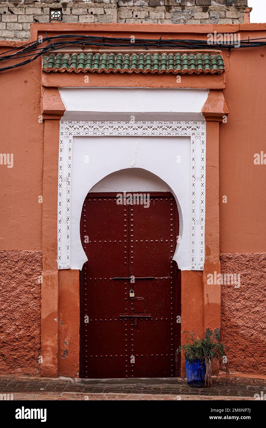 Vertical shot facade beautiful hi-res stock photography and images - Alamy