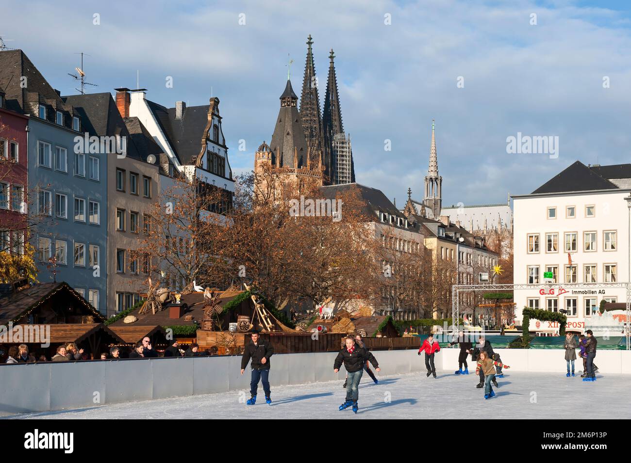 Cologne Cathedral and skating rink during the Christmas market, Altmarkt, Cologne, North Rhine Westphalia, Germany Stock Photo