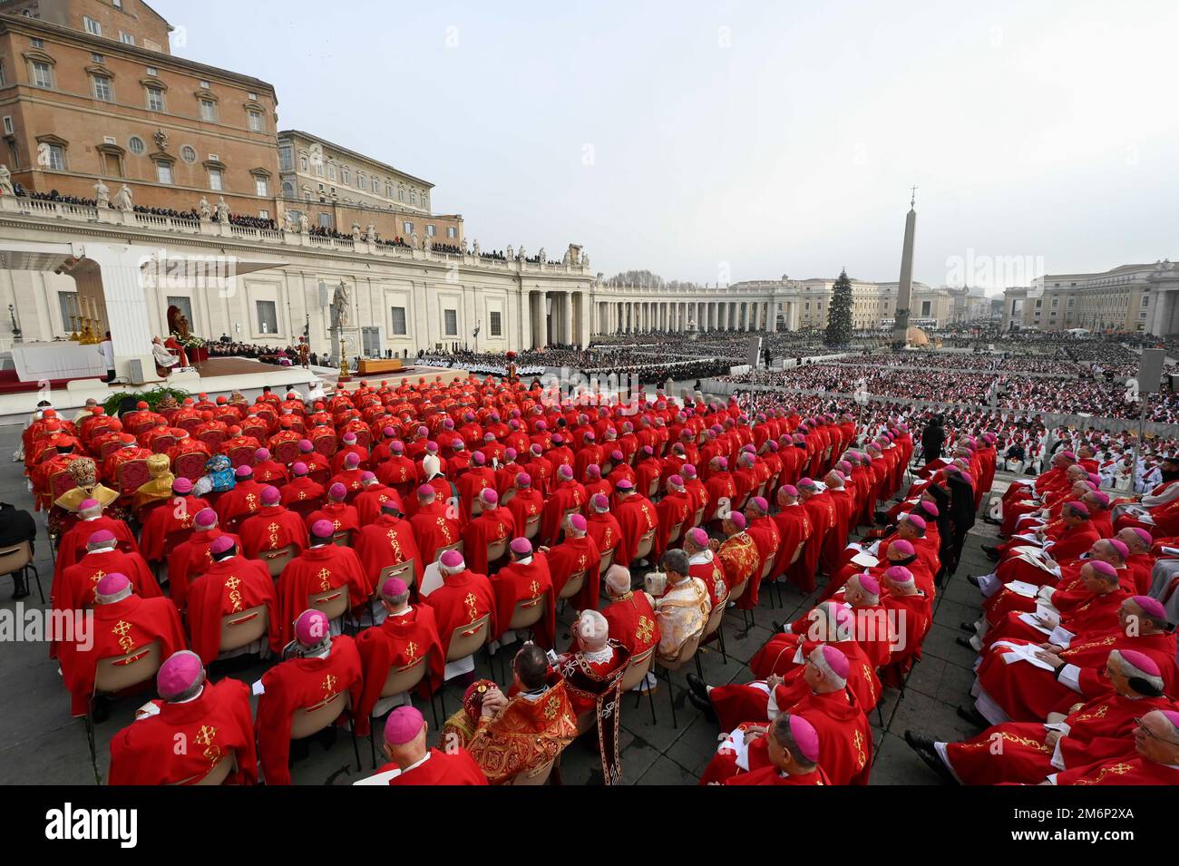 Vatican05th Jan, 2023. REL-VAT 5 JANUARY 2023 Mass for the funeral of ...