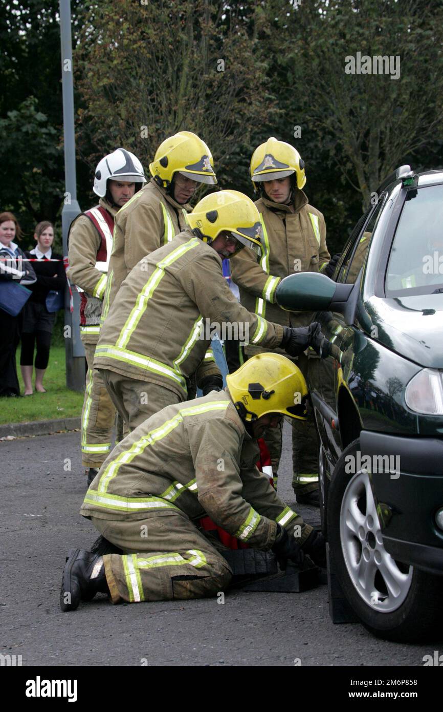 Cutting off roof of car hi-res stock photography and images - Alamy