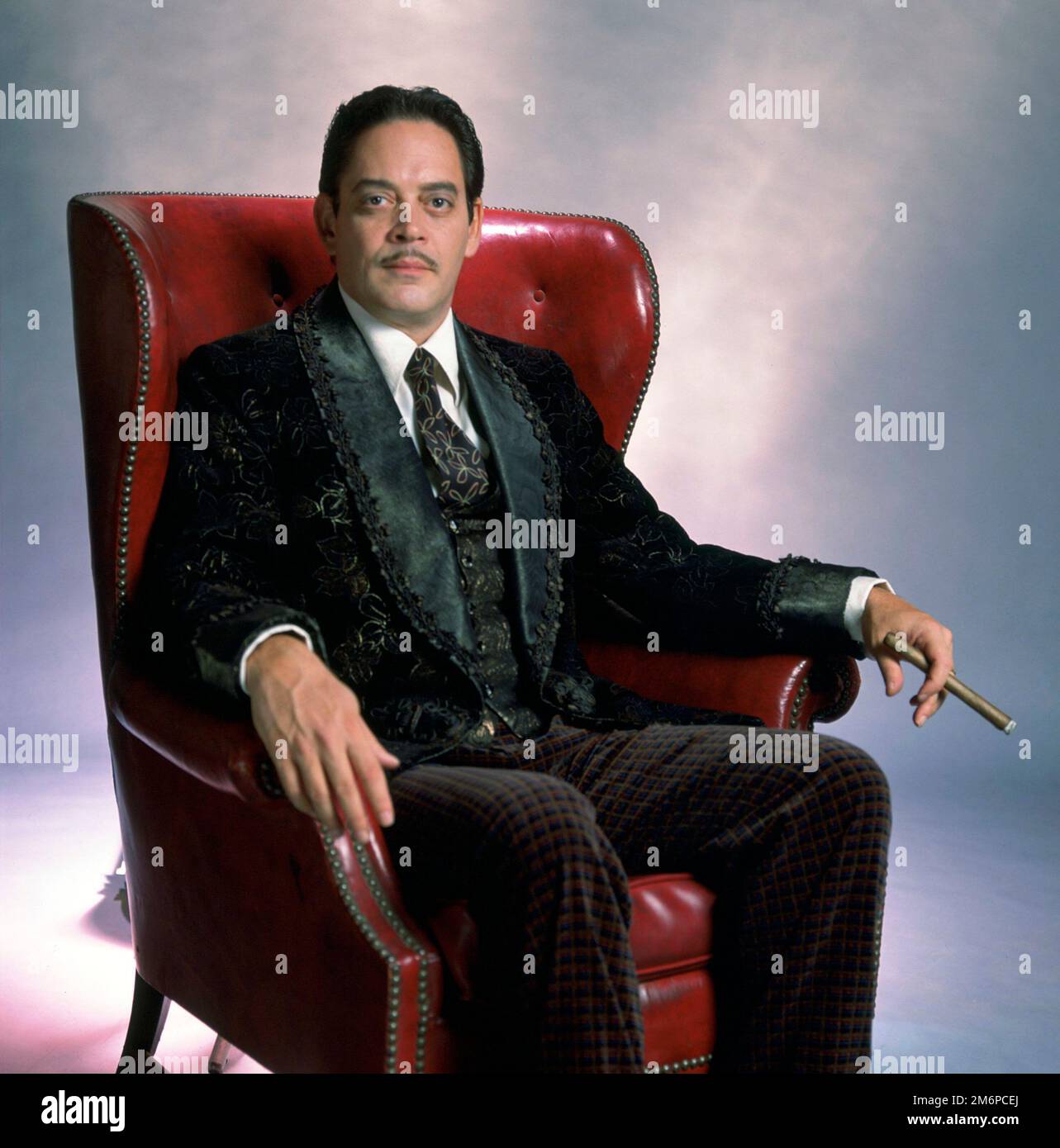 RAUL JULIA in THE ADDAMS FAMILY (1991), directed by BARRY SONNENFELD