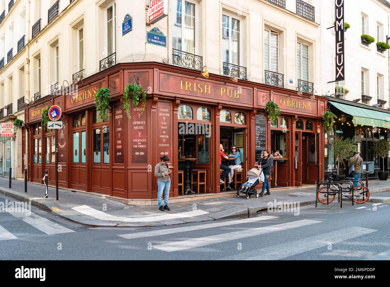 Cafe restaurant france hi-res stock photography and images - Alamy
