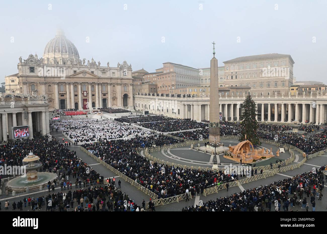 Pope Francis celebrates the funeral Mass for Pope Emeritus Benedict XVI ...