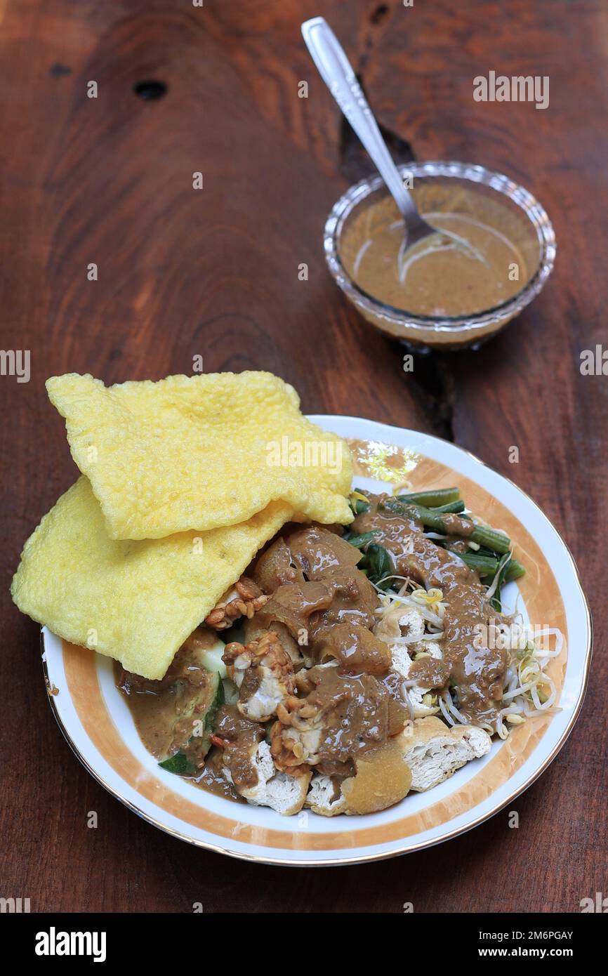 Rujak CIngur, Indonesian Traditional Salad with Peanut and Shrimp Paste