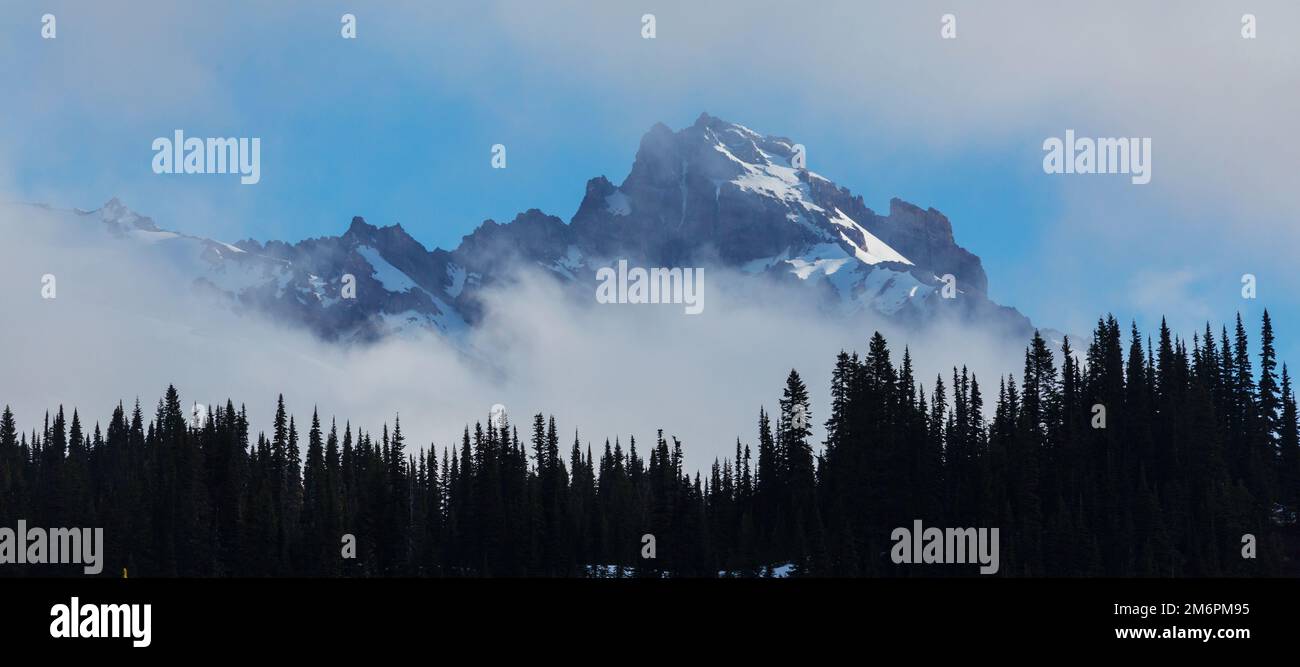 Mt washington summit house hi-res stock photography and images - Alamy