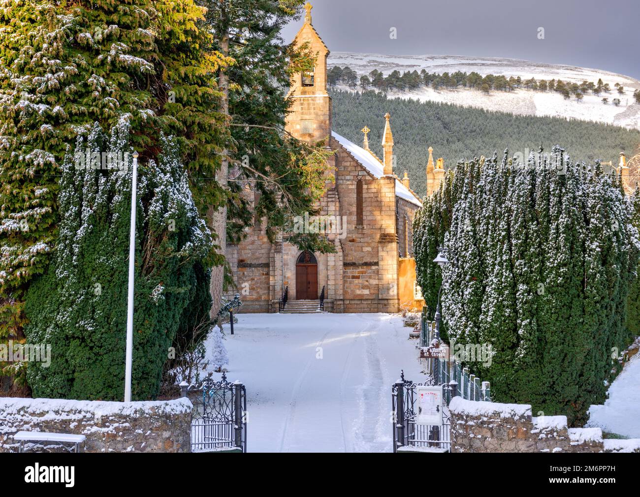 Braemar Scotland St Andrews Church in winter with snow Stock Photo